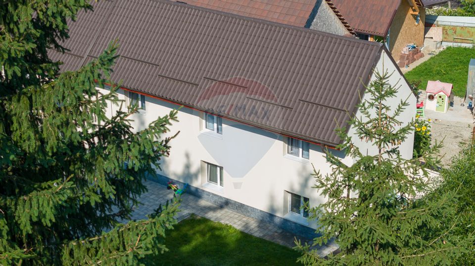 Casă / Vilă Săsească cu 6 camere de vânzare in Vulcan, Brasov