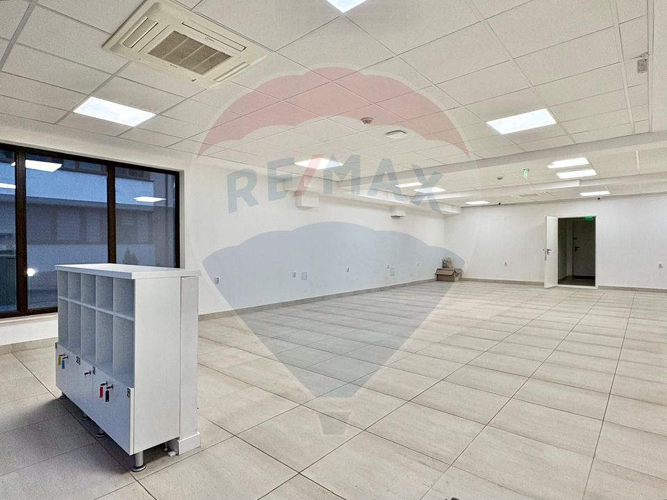 122sq.m Commercial Space for rent