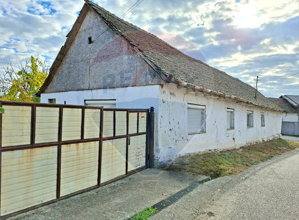 Casa veche cu teren 929 mp- oportunitate in Vladimirescu- comision 0%