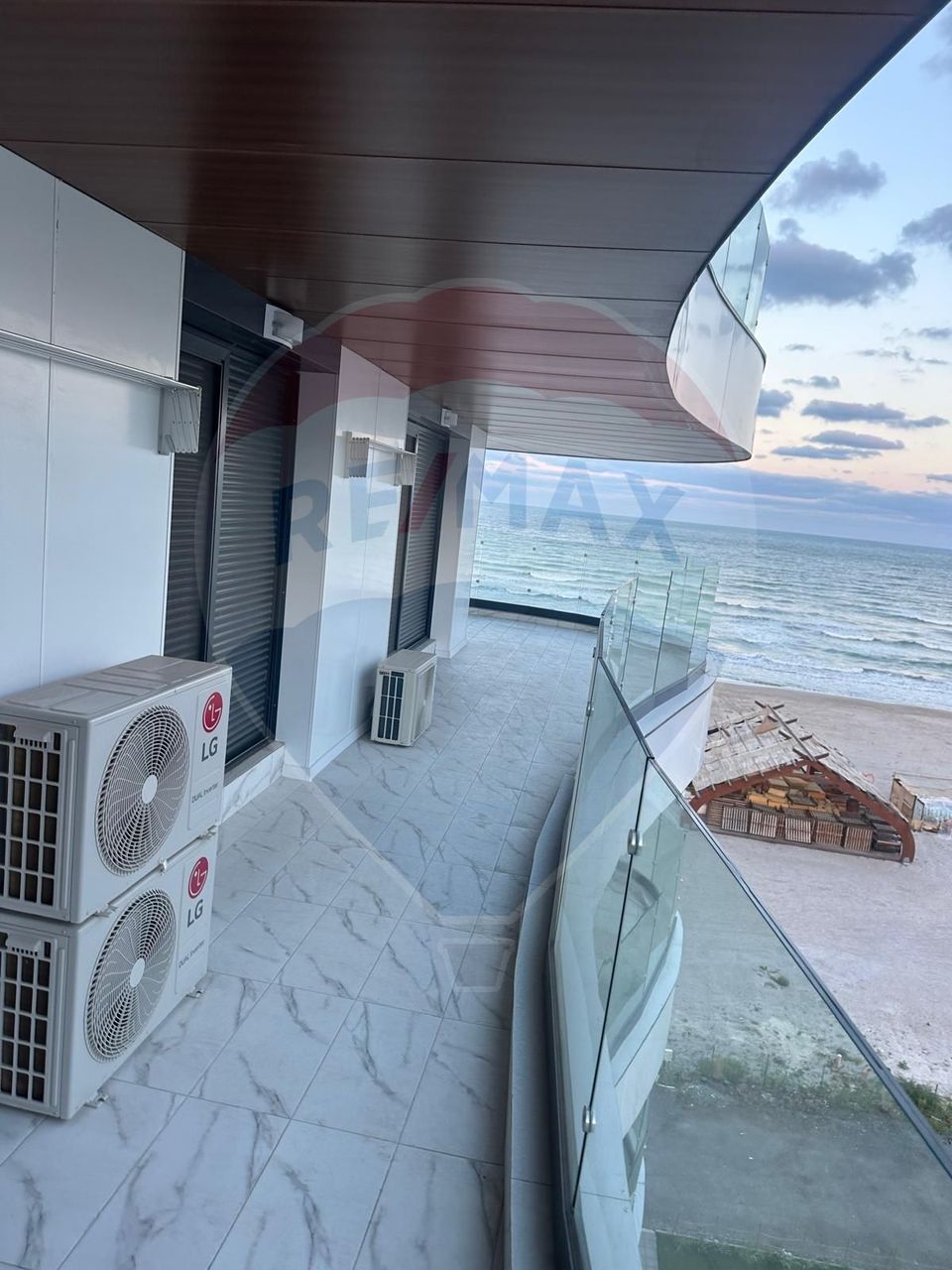 Apartament cu 3 camere de vânzare Casa del Mar Mamaia Nord