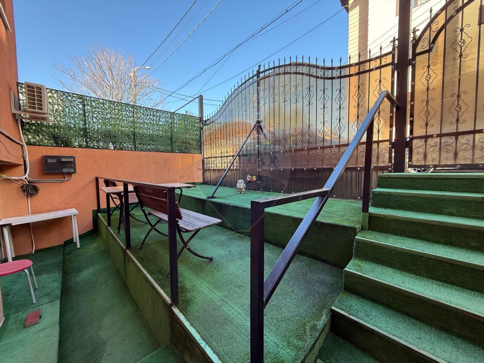 90sq.m Commercial Space for rent, Moinesti area