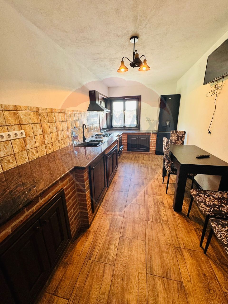 Casă / Vilă cu 4 camere de vânzare