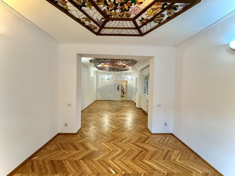 7 room House / Villa for sale, Domenii area