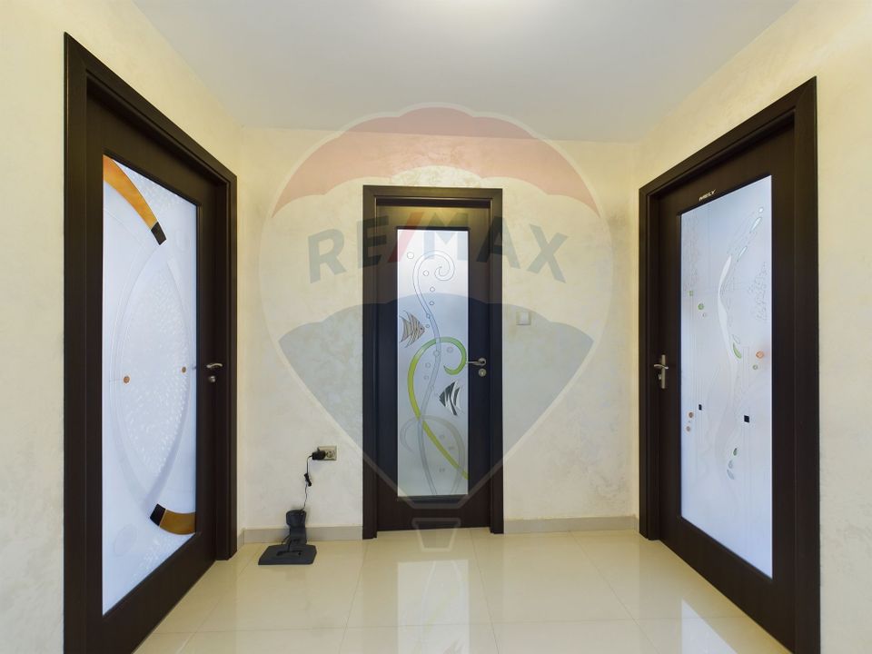 Casă / Vilă 5 camere + Mansarda Foarte Spatioasa