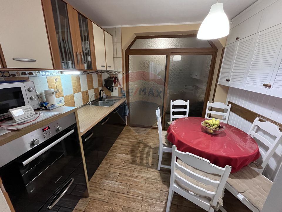 Apartament de vânzare cu 4 camere Câmpulung -  Grui la super preț