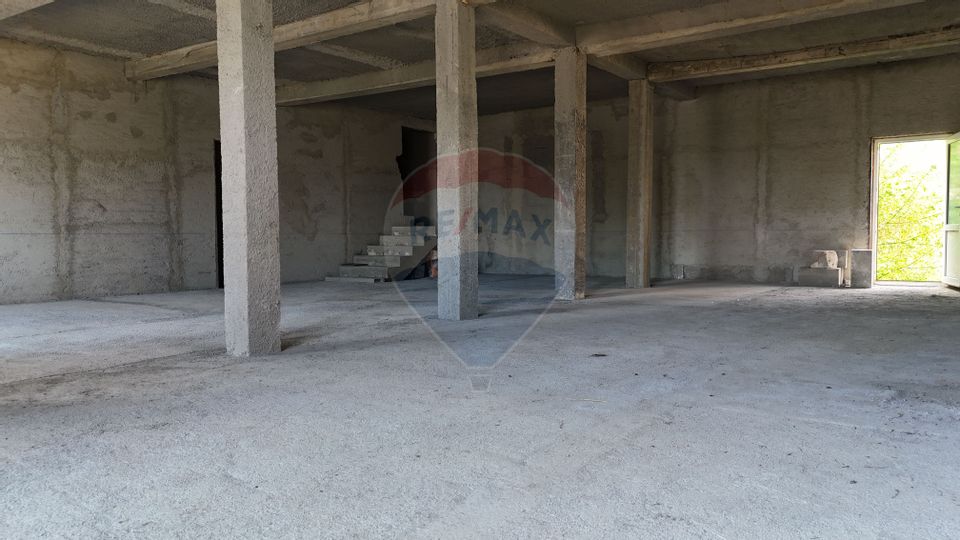 358sq.m Commercial Space for sale, Est area