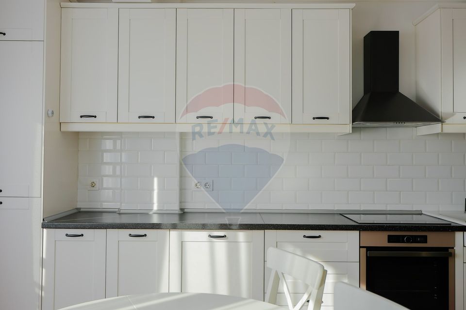 Apartament cu 3 camere de vânzare în zona Ultracentral