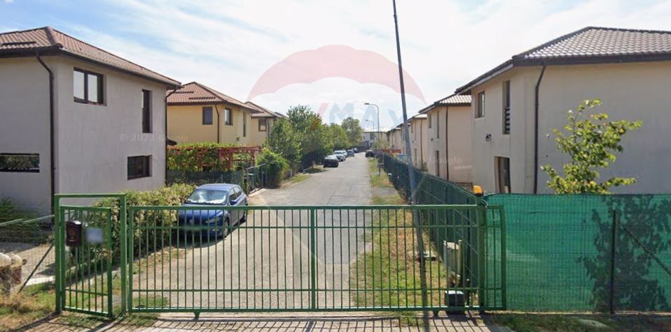 Vila 4 camere de vanzare Crevedia cartier privat 454mp teren