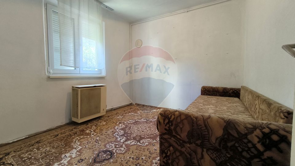 Apartament cu 3 camere, et. 1 - cartier Gura Campului