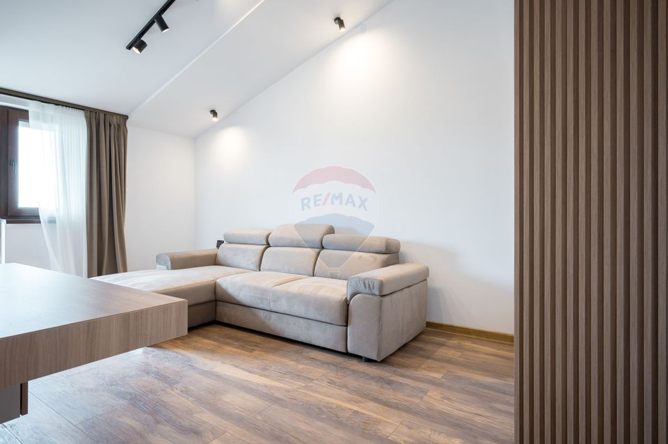 Garsonieră nouă, prima închiriere, priveliște deosebită și parcare!