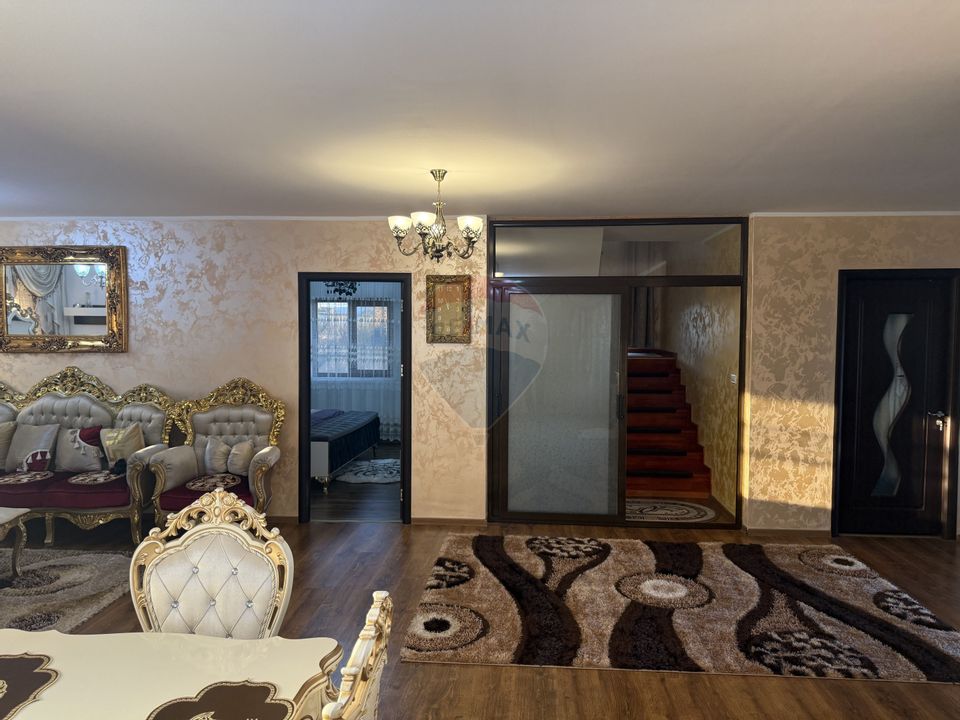 5 room House / Villa for sale