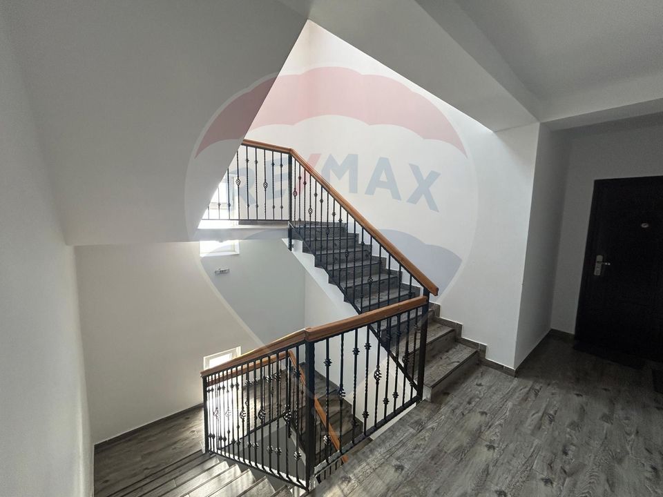 90sq.m Office Space for rent, Central area