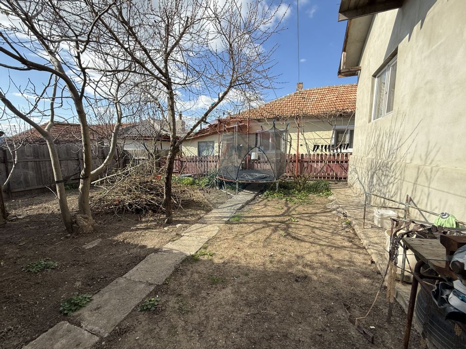 Casă / Vilă cu 3 camere de închiriat in Tuzla Constanta