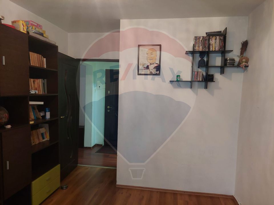 Apartament de inchiriat 4 camere decomandat Bacau