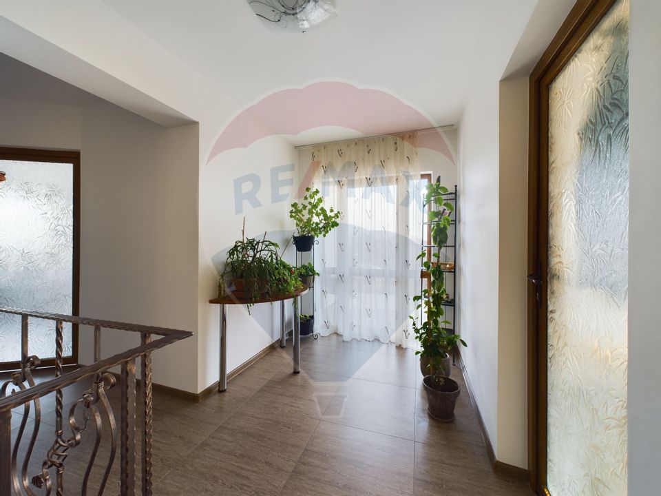 Casa 5 camere de vanzare in Crevedia  mobilata utilata gata de mutare