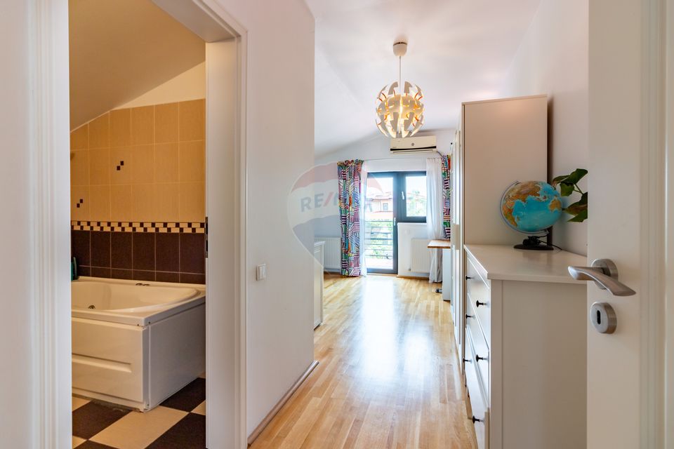 Casă / Vilă în zona Odai, Otopeni, strada privata