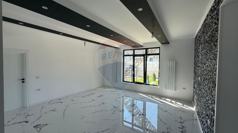 4 room House / Villa for sale, Est area