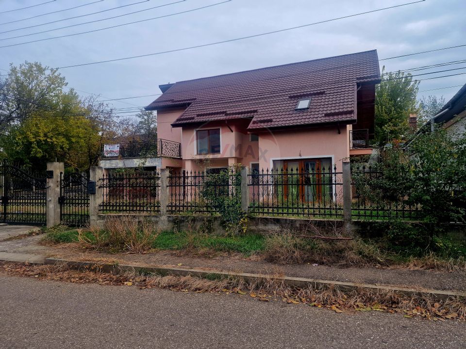 5 room House / Villa for sale, Darmanesti area