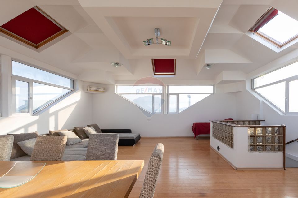 Apartament tip duplex cu 3 camere de vânzare în zona Ultracentral