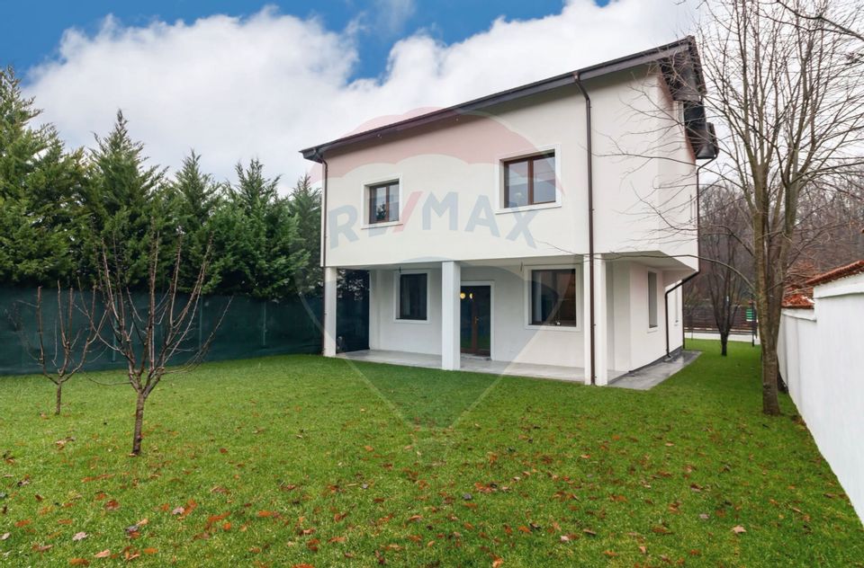 Casă / Vilă de vanzare in Snagov, langa padure, lac la 800 m, centru