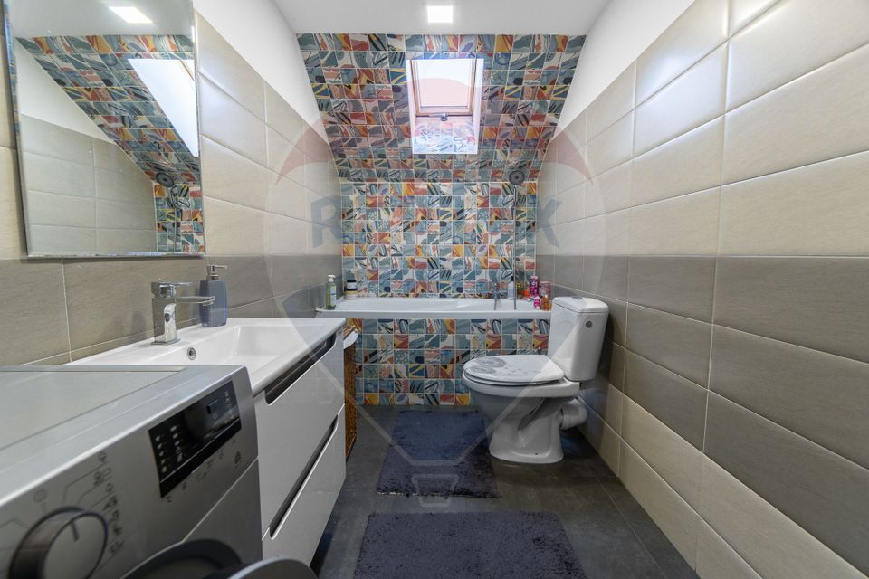 Casă / Vilă cu 4 camere de vânzare în zona Central