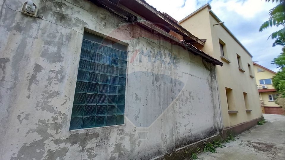 Casă / Vilă cu 21 camere de vânzare în zona Alexandriei