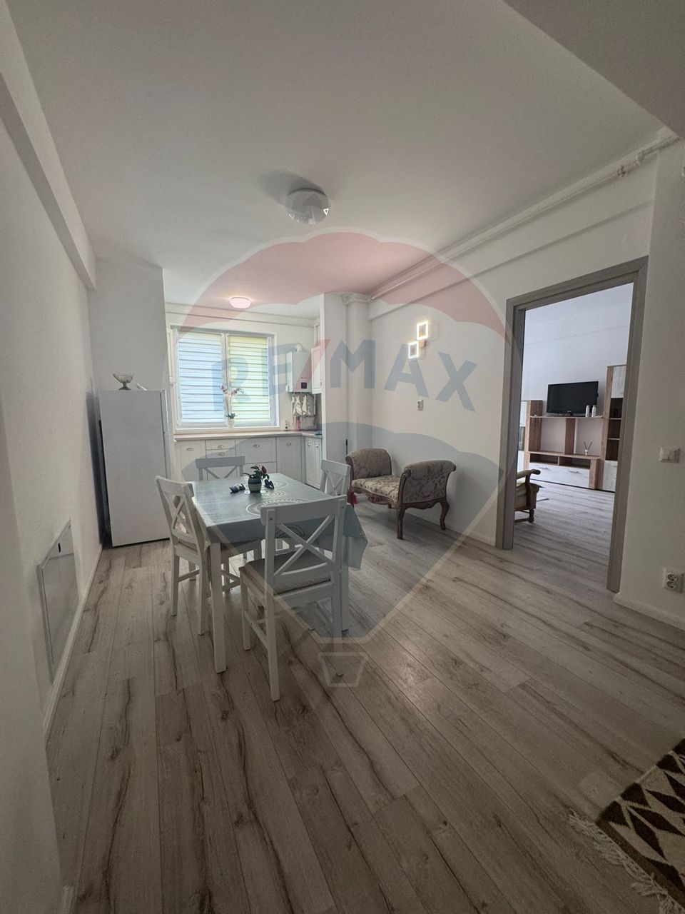 2 camere de închiriat, bloc nou, zonă centrală, etaj 1