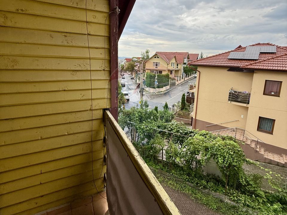 Apartament în vilă, Curte comună cu piscină – Andrei Mureșanu