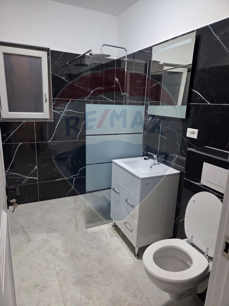 Apartament 3 camere de LUX -Gradiste (Scoala Gimnaziala Aron Cotrus)