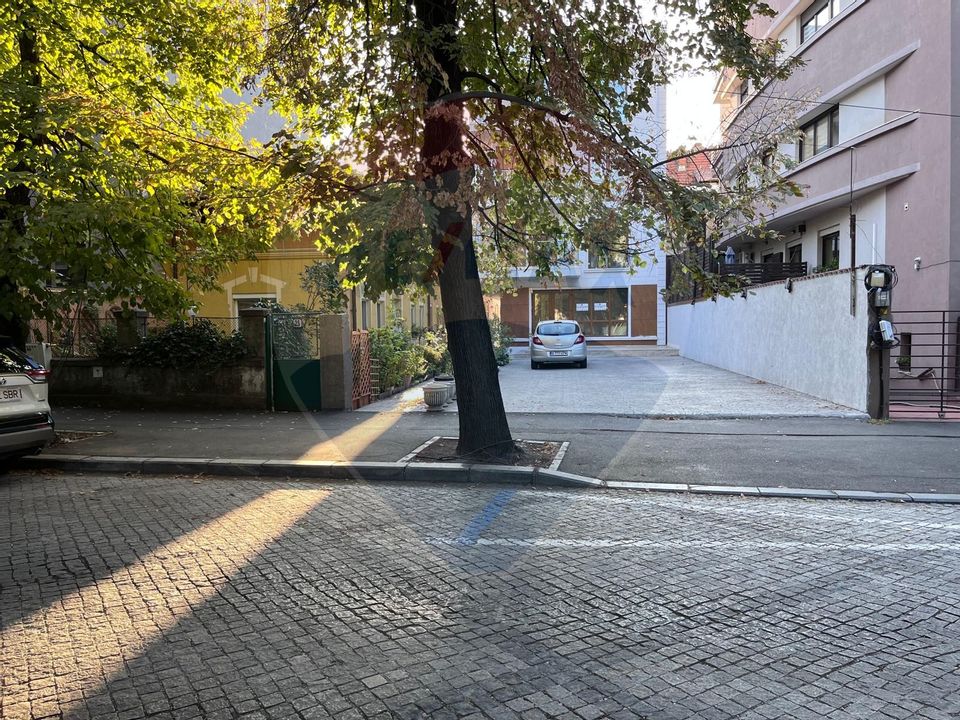 Spațiu comercial de inchiriat - 230 mp cu terasa - zona Aviatorilor