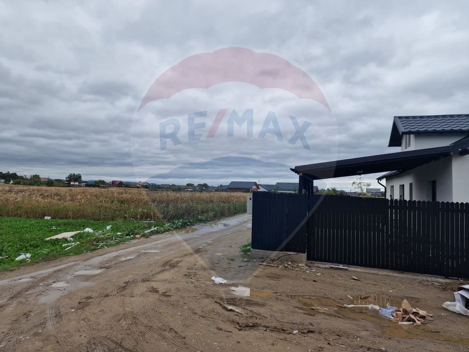 Land 3,555sqm Hemeius / Strada Gradinarilor