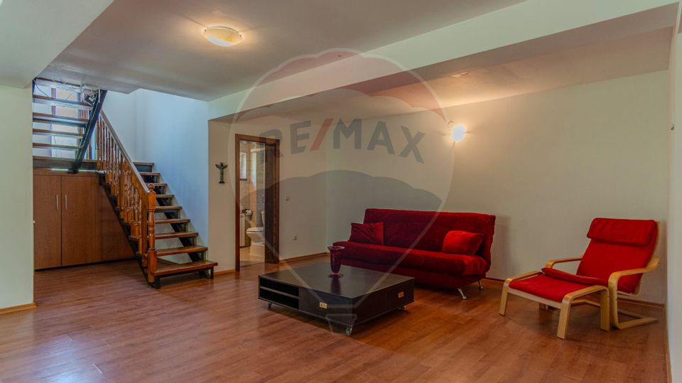 Casa CU POVESTE rezidential/ vacanta in Teliu cu 1700 mp teren!