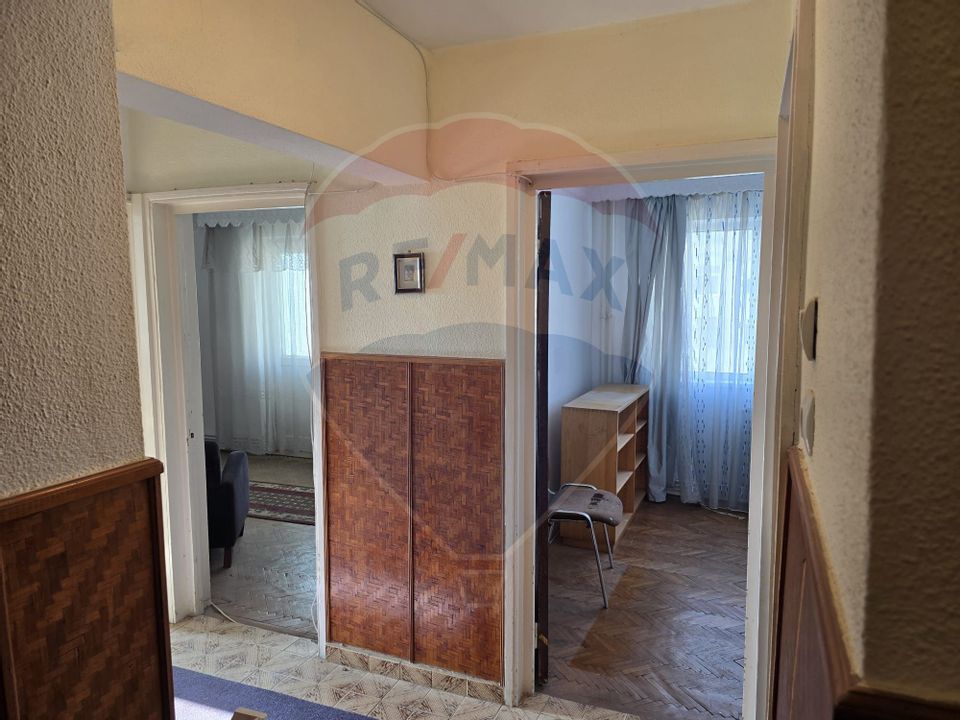 Apartament cu 2 camere de vânzare, zona Narcisa