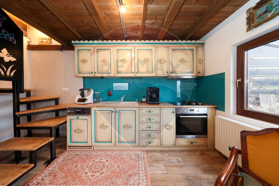 Ansamblu rezidențial cu casă principală și anexe, teren 1.487 mp