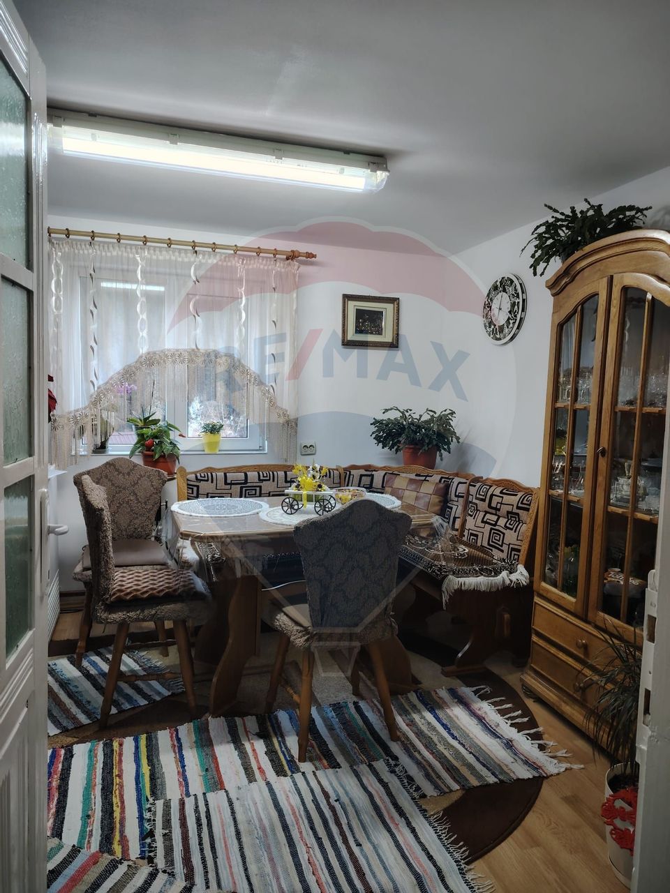 Case cu 7 camere de vânzare în comuna Panaci, sat Drăgoiasa.