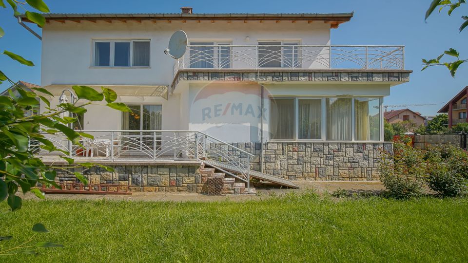 Vila impunatoare, rezidenta cu pretentii, Tractorul, Brasov