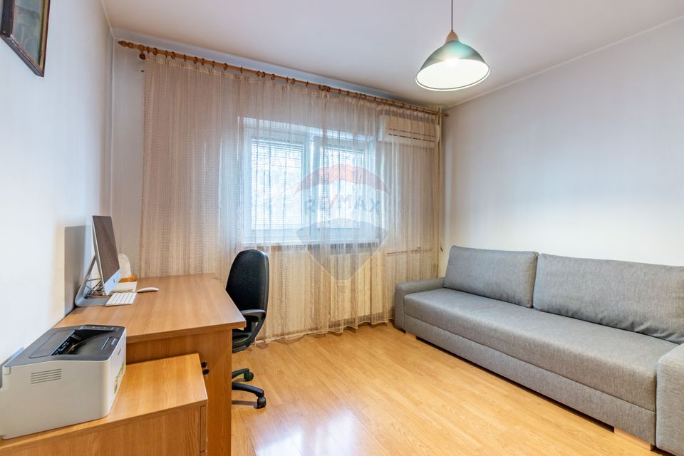 Apartament cu 3 camere de vânzare în zona Nerva Traian / Vlad Dracul