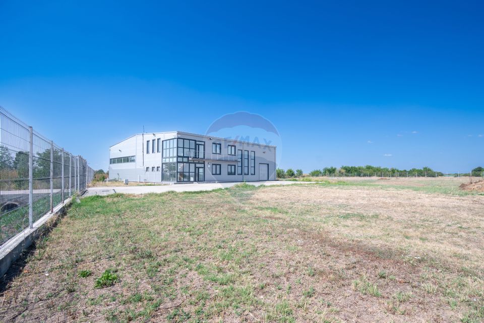 Hala de vanzare, 600 mp constructie, 7000 mp teren, Racari Dambovita
