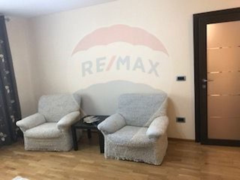Apartament 2 camere de închiriat, str. Lunga