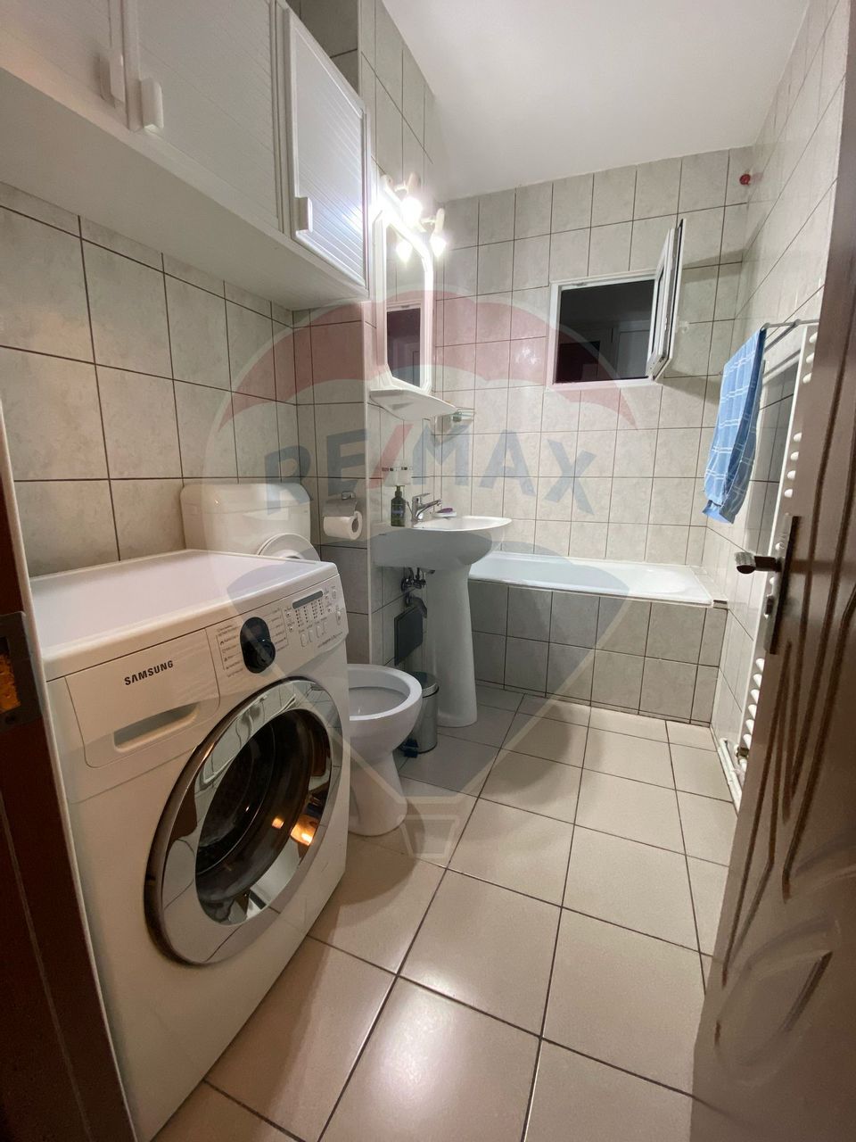 Apartament cu 4 camere de închiriat - 80 mp utili, Tractorul