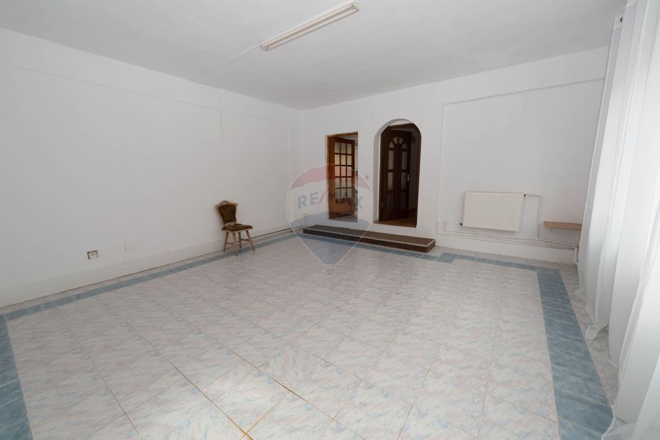 Spatiu comercial, birou, de inchiriat - in zona Domenii