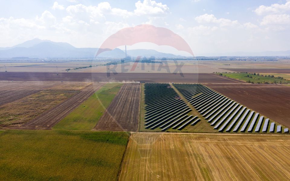 Teren Hărman pretabil dezvoltare industrială, 24980 mp