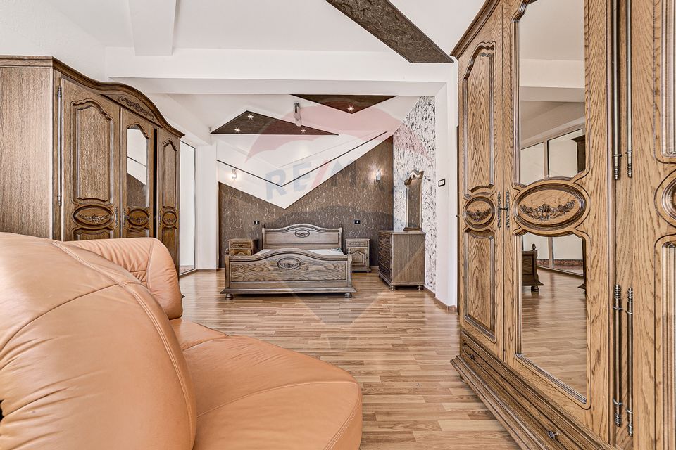 Apartament cu 3 camere de închiriat în zona Boul Rosu