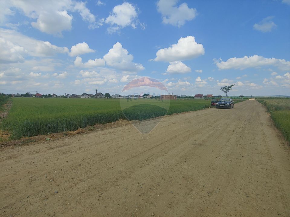 Teren intravilan 6,600mp Dumbraveni / Strada Principala spre Veresti