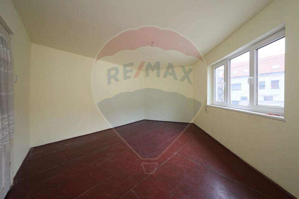 Corp de casă cu 2 studiouri independente, ideal pentru regim hotelier