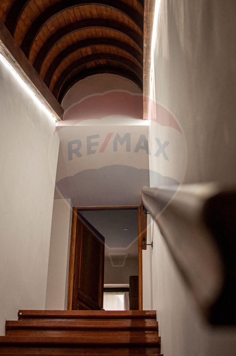 Vila unica in inima Bustenilor, vedere directa spre Caraiman