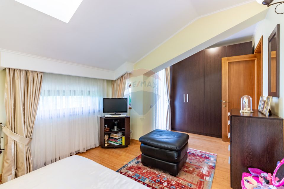 House / Villa for sale in Corbeanca, Blue Lagoon, near the lake