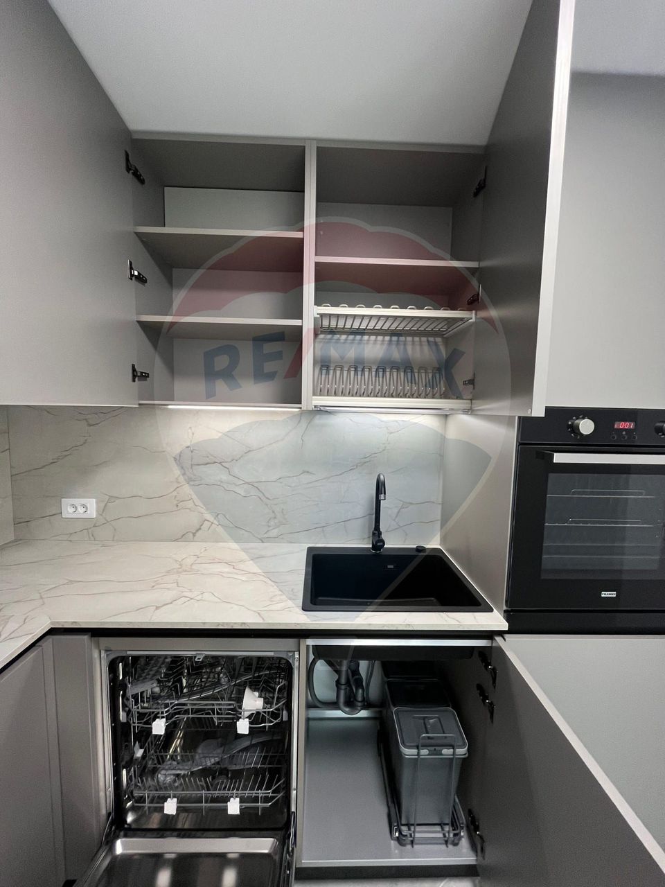 One Lake Club | Apartament nou | Living mobilabil la cerere