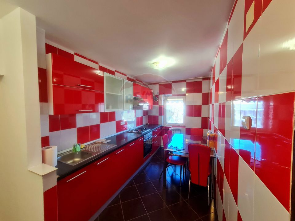 Apartament cu 3 camere de inchiriat