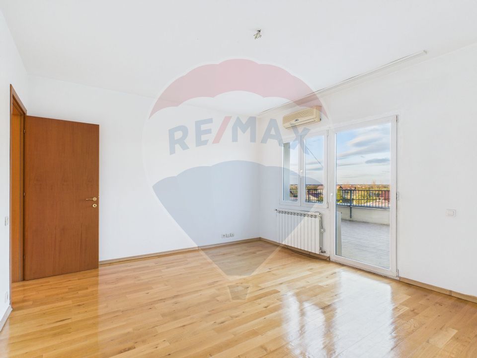 Apartament spatios 3 camere, locuinta sau birou